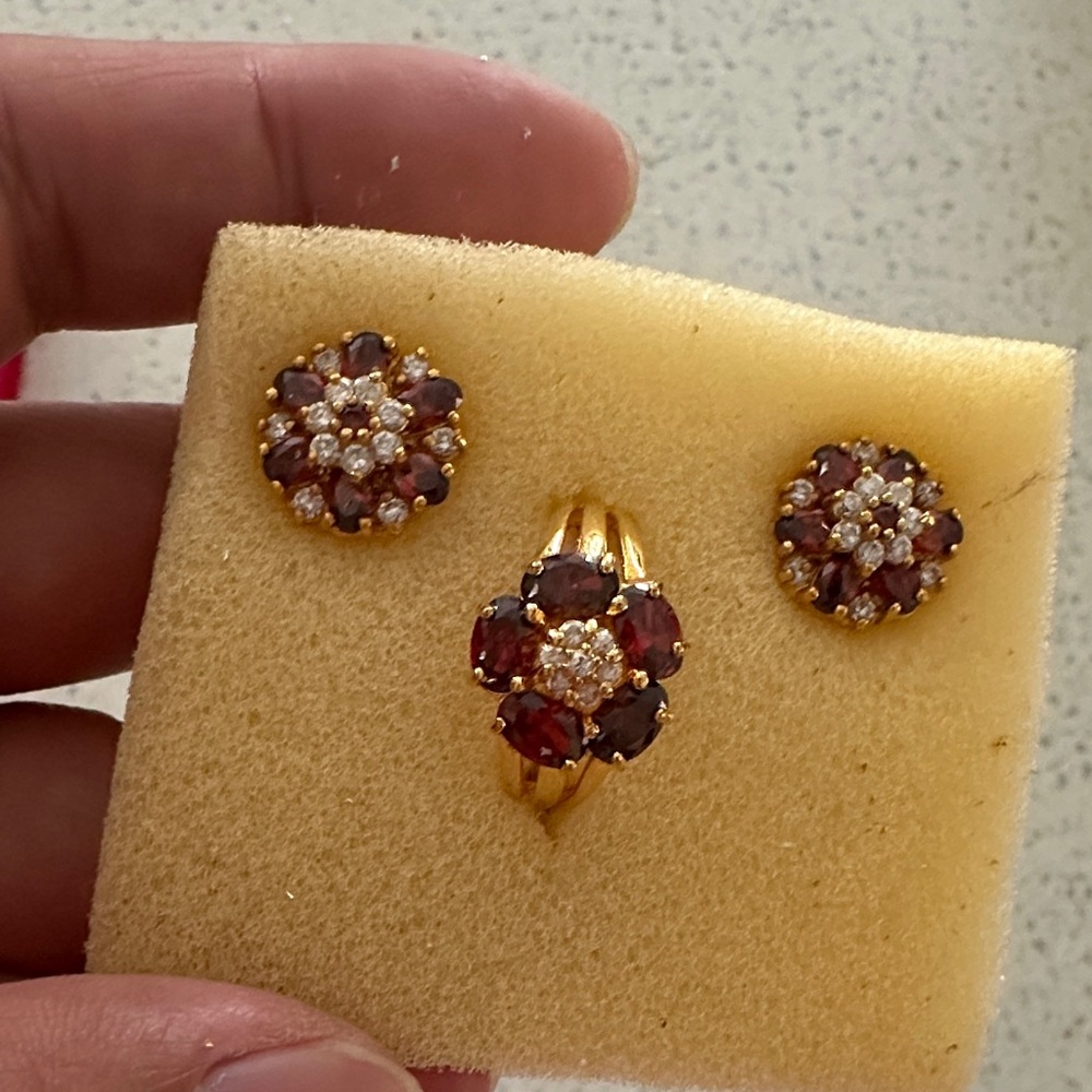 Elegant Gold and Red Floral Jewelry Set